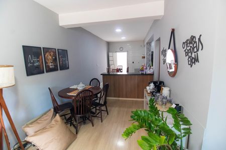 Sala de casa à venda com 3 quartos, 125m² em Itaipu, Niterói