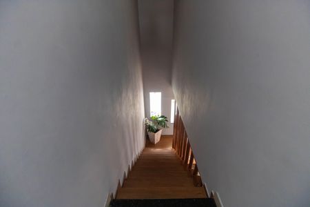 Escada  de casa à venda com 3 quartos, 125m² em Itaipu, Niterói