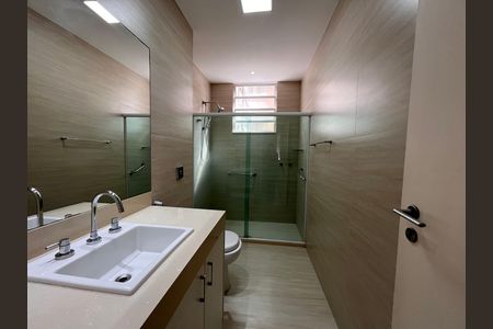 Apartamento para alugar com 137m², 3 quartos e 1 vaga Apartamento para alugar com 137m², 3 quartos e 1 vagaBanheiro 1