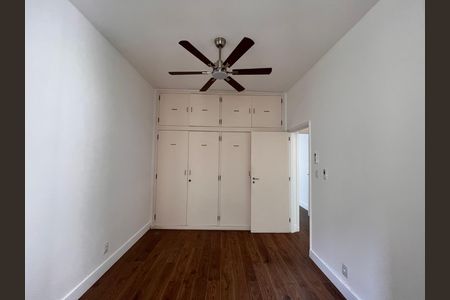Apartamento para alugar com 137m², 3 quartos e 1 vaga Apartamento para alugar com 137m², 3 quartos e 1 vagaQuarto 3