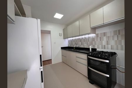 Apartamento para alugar com 137m², 3 quartos e 1 vaga Apartamento para alugar com 137m², 3 quartos e 1 vagaCozinha