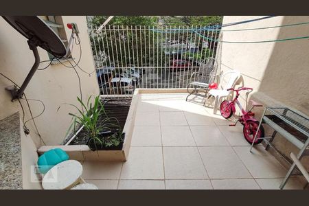 Apartamento à venda com 98m², 2 quartos e sem vagaÁrea de serviço