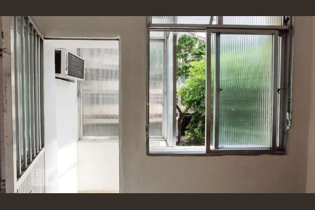 Apartamento à venda com 98m², 2 quartos e sem vagaSala