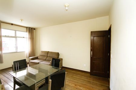 Apartamento à venda com 82m², 2 quartos e 1 vagaSala
