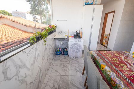 Casa à venda com 220m², 2 quartos e 5 vagasarea de serviço
