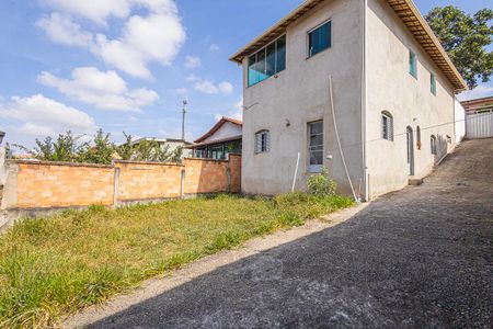 Casa à venda com 220m², 2 quartos e 5 vagascasa 2: alugada - sem acesso às chaves