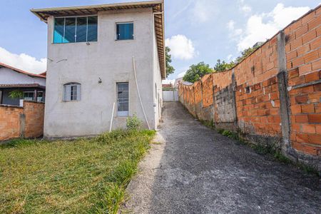Casa à venda com 220m², 2 quartos e 5 vagascasa 2: alugada - sem acesso às chaves