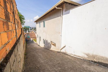 Casa à venda com 220m², 2 quartos e 5 vagascasa 2: alugada - sem acesso às chaves