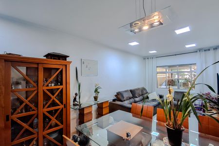 Casa para alugar com 162m², 2 quartos e 2 vagasSala