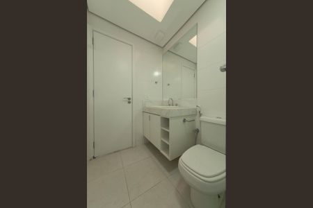 Apartamento à venda com 341m², 4 quartos e 6 vagas Apartamento à venda com 341m², 4 quartos e 6 vagasArea de Serviço - Banheiro