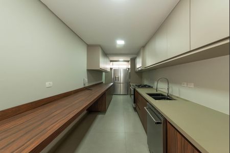 Apartamento à venda com 341m², 4 quartos e 6 vagas Apartamento à venda com 341m², 4 quartos e 6 vagasCozinha