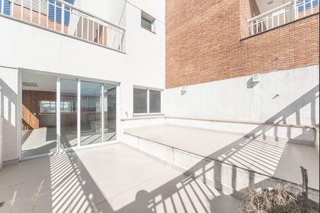 Apartamento à venda com 341m², 4 quartos e 6 vagas Apartamento à venda com 341m², 4 quartos e 6 vagasVaranda