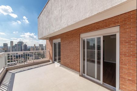 Apartamento à venda com 341m², 4 quartos e 6 vagas Apartamento à venda com 341m², 4 quartos e 6 vagasVaranda da Suite 1