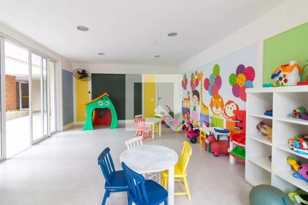 Apartamento à venda com 341m², 4 quartos e 6 vagas Apartamento à venda com 341m², 4 quartos e 6 vagasArea Comum