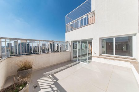 Apartamento à venda com 341m², 4 quartos e 6 vagas Apartamento à venda com 341m², 4 quartos e 6 vagasVaranda