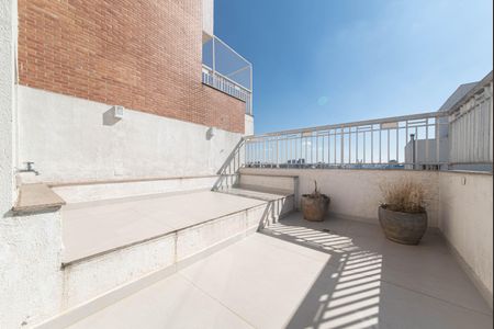 Apartamento à venda com 341m², 4 quartos e 6 vagas Apartamento à venda com 341m², 4 quartos e 6 vagasVaranda