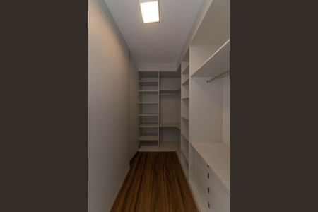 Apartamento à venda com 341m², 4 quartos e 6 vagas Apartamento à venda com 341m², 4 quartos e 6 vagasSuite 3 - Closet