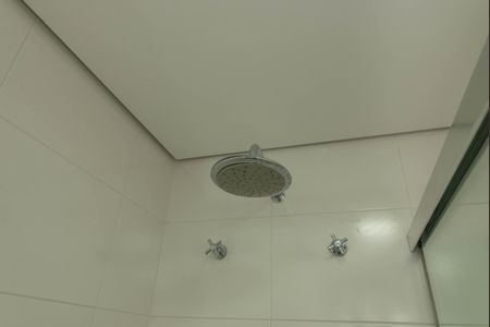 Apartamento à venda com 341m², 4 quartos e 6 vagas Apartamento à venda com 341m², 4 quartos e 6 vagasBanheiro da Suíte 1