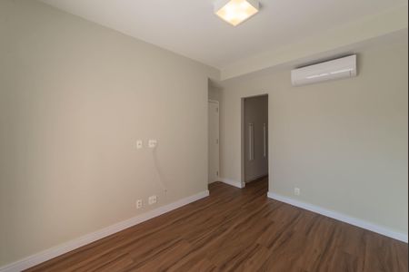 Apartamento à venda com 341m², 4 quartos e 6 vagas Apartamento à venda com 341m², 4 quartos e 6 vagasSuite 1