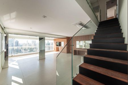 Apartamento à venda com 341m², 4 quartos e 6 vagas Apartamento à venda com 341m², 4 quartos e 6 vagasSala