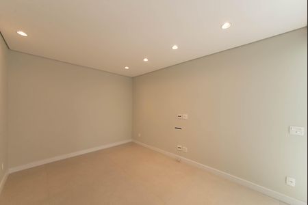 Apartamento à venda com 341m², 4 quartos e 6 vagas Apartamento à venda com 341m², 4 quartos e 6 vagasSala de TV