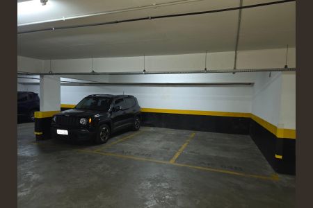 Apartamento à venda com 128m², 3 quartos e 3 vagas Apartamento à venda com 128m², 3 quartos e 3 vagasGaragem