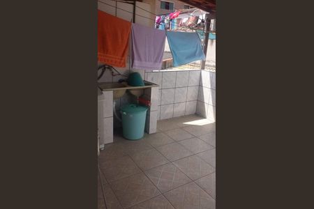 Casa à venda com 150m², 2 quartos e 1 vaga Casa à venda com 150m², 2 quartos e 1 vagaCasa 1 - Área de serviço