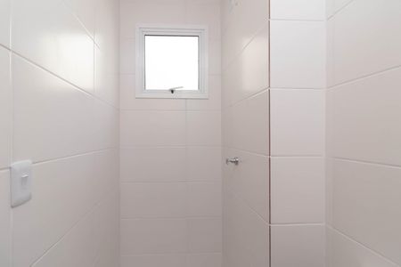 Banheiro de apartamento para alugar com 1 quarto, 40m² em Cavalhada, Porto Alegre