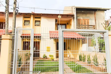 Casa para alugar com 173m², 3 quartos e 2 vagas Casa para alugar com 173m², 3 quartos e 2 vagasFachada