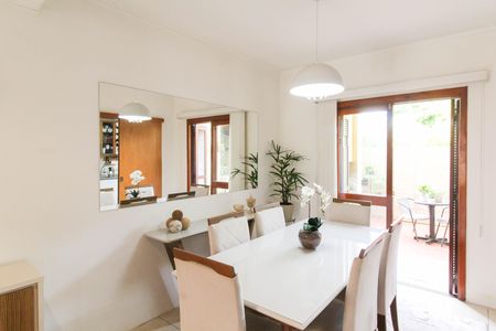 Casa para alugar com 173m², 3 quartos e 2 vagas Casa para alugar com 173m², 3 quartos e 2 vagasSala