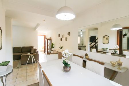 Casa para alugar com 173m², 3 quartos e 2 vagas Casa para alugar com 173m², 3 quartos e 2 vagasSala