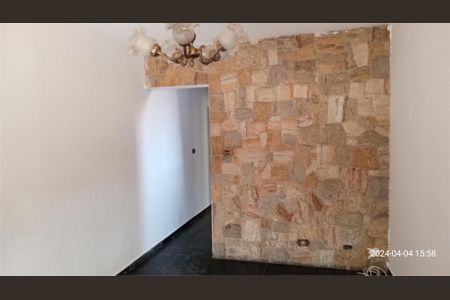 Casa à venda com 3 quartos, 93m² em Vila Zat, São Paulo