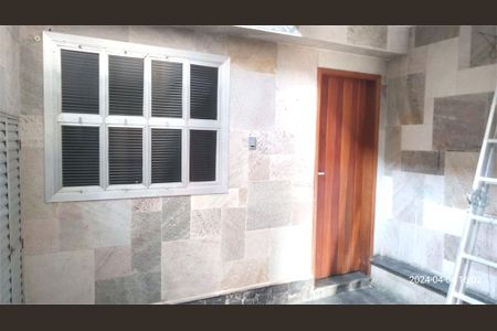 Casa à venda com 3 quartos, 93m² em Vila Zat, São Paulo