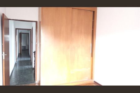 Casa à venda com 3 quartos, 93m² em Vila Zat, São Paulo