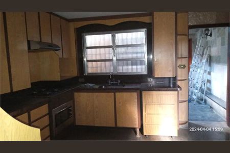 Casa à venda com 3 quartos, 93m² em Vila Zat, São Paulo
