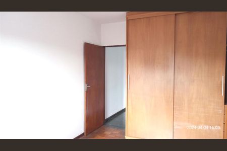 Casa à venda com 3 quartos, 93m² em Vila Zat, São Paulo