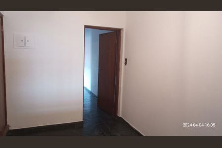 Casa à venda com 3 quartos, 93m² em Vila Zat, São Paulo