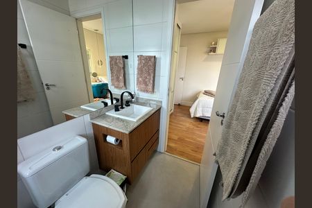 Apartamento à venda com 202m², 3 quartos e 4 vagasBanheiro da Suíte 1