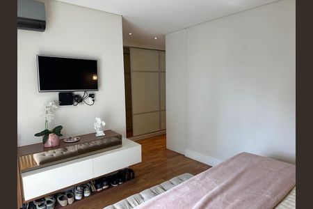 Apartamento à venda com 202m², 3 quartos e 4 vagasSuíte 2 Principal
