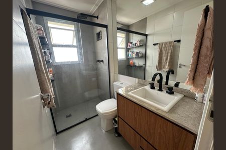 Apartamento à venda com 202m², 3 quartos e 4 vagasBanheiro da Suíte 1