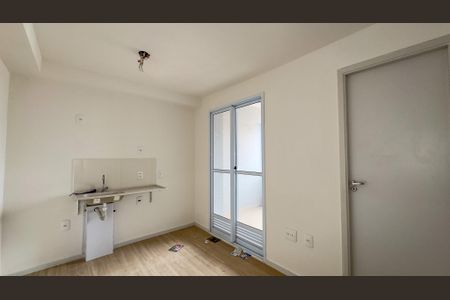 Sala e Cozinha de apartamento à venda com 2 quartos, 31m² em Vila Plana, São Paulo