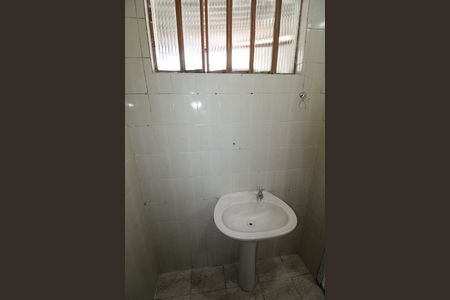 Casa para alugar com 60m², 2 quartos e 2 vagasBanheiro da Suíte 1