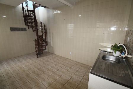 Casa para alugar com 60m², 2 quartos e 2 vagasSala / Cozinha