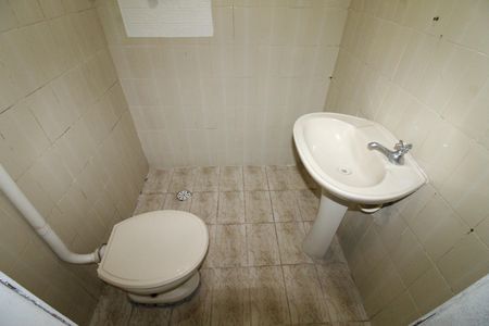 Banheiro da Suíte 1 de casa para alugar com 2 quartos, 60m² em Monte Castelo, São José dos Campos