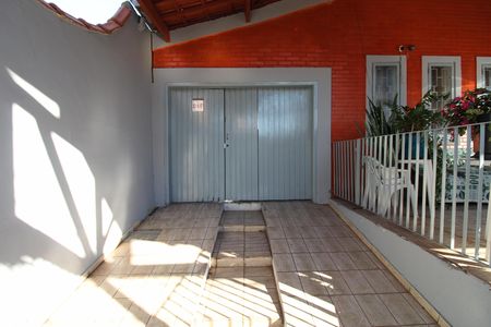 Casa para alugar com 60m², 2 quartos e 2 vagasGaragem