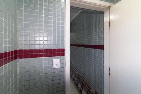 Banheiro de casa para alugar com 1 quarto, 45m² em Jardim Guairaca, São Paulo