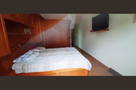 Foto 01 de casa à venda com 4 quartos, 220m² em Vila Lucia, São Paulo