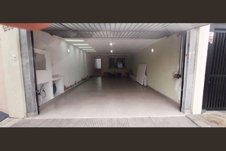 Casa à venda com 220m², 4 quartos e 4 vagas Casa à venda com 220m², 4 quartos e 4 vagasFoto 01