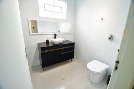 Casa à venda com 398m², 3 quartos e 3 vagasBanheiro Social
