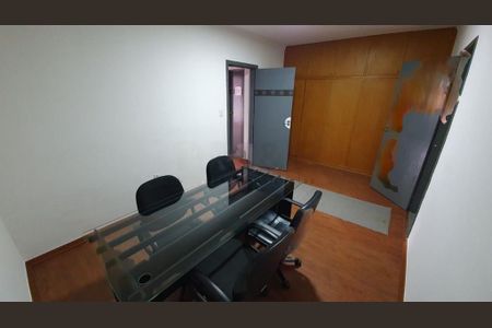 Casa para alugar com 179m², 5 quartos e 6 vagas